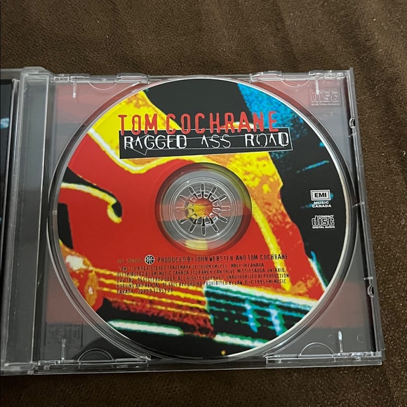 😄Tom Cochrane CD Ragged Ass Road 1995 - Picture 2 of 3